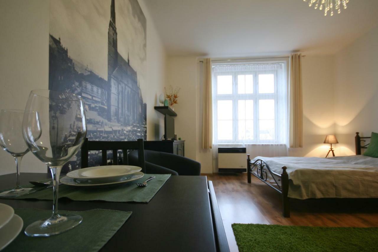 Apartman Mrakodrap Plzen Exterior photo